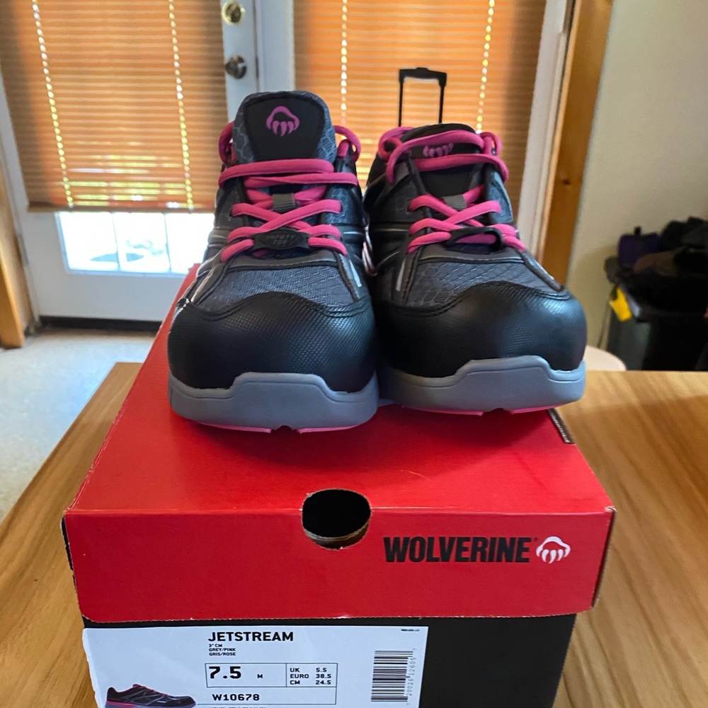 Wolverine safety toe shoes 7.5